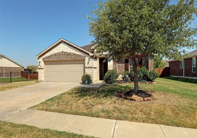 Photo 3 of Single family home for sale at 1601 Waggoner Dr, Cross Roads, TX 76227 | MLS# 21381633 | Listing updated on 2026-10-07