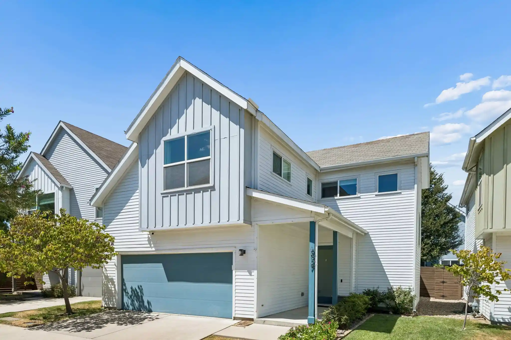 Photo 1 of Single family home for sale at 6527 Arborist Ln, Dallas, TX 75214 | MLS# 21383378 | Listing updated on 2026-10-17