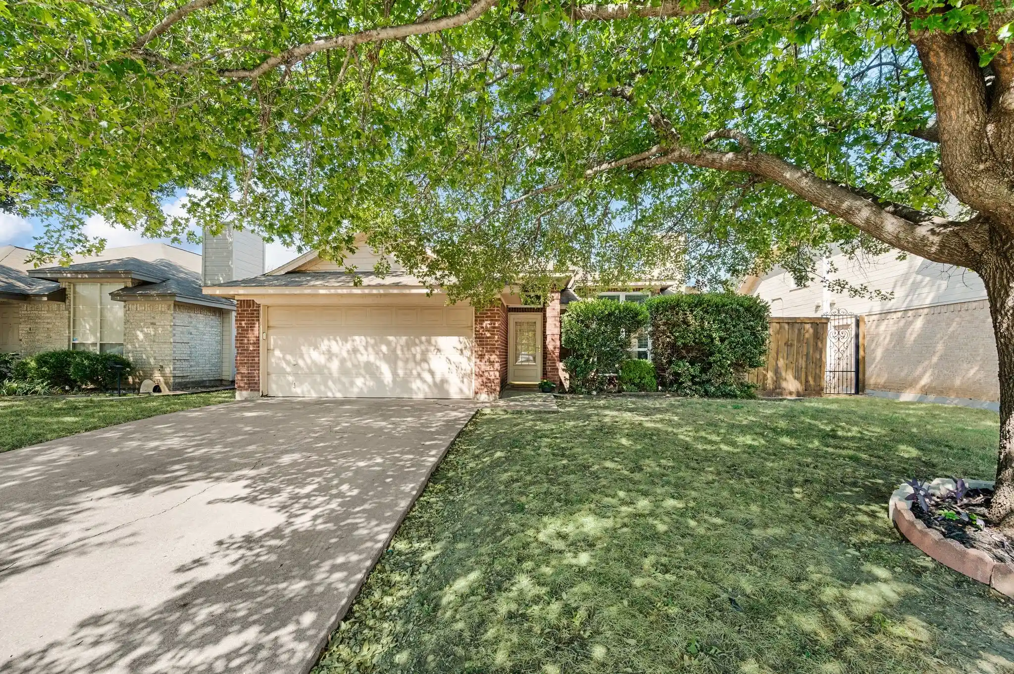 Photo 1 of Single family home for sale at 5645 Cancun Dr, North Richland Hills, TX 76180 | MLS# 21382466 | Listing updated on 2026-10-23