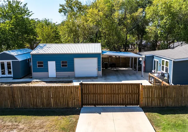Photo 2 of Single family home for sale at 101 Merry Way, Gun Barrel City, TX 75156 | MLS# 21382766 | Listing updated on 2026-09-24