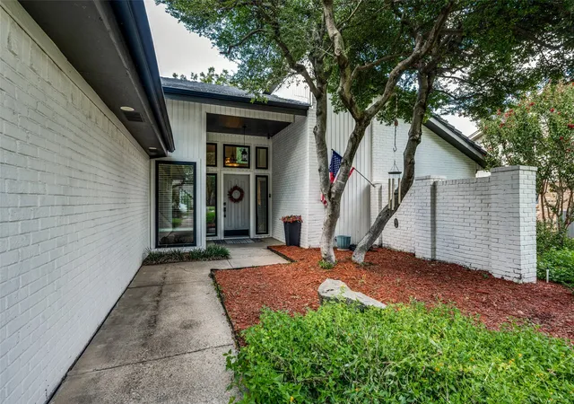 Photo 3 of Single family home for sale at 3614 Lake Pontchartrain Dr, Arlington, TX 76016 | MLS# 21383422 | Listing updated on 2026-10-07