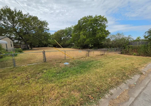 Photo 3 of Land for sale at 701 Angus Dr, Dallas, TX 75217 | MLS# 21384009 | Listing updated on 2026-09-22