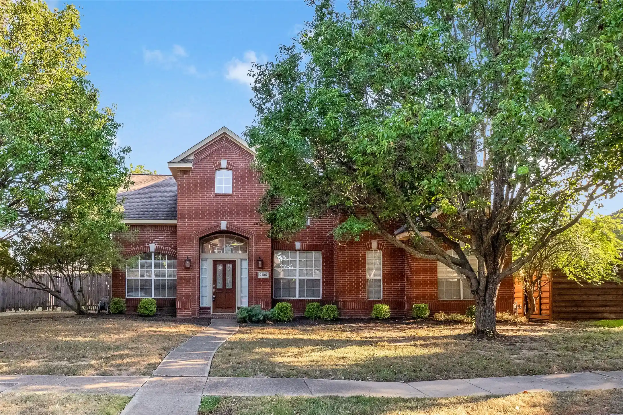 Photo 1 of Single family home for sale at 2106 Hillside Dr, Rowlett, TX 75088 | MLS# 21370477 | Listing updated on 2026-10-29