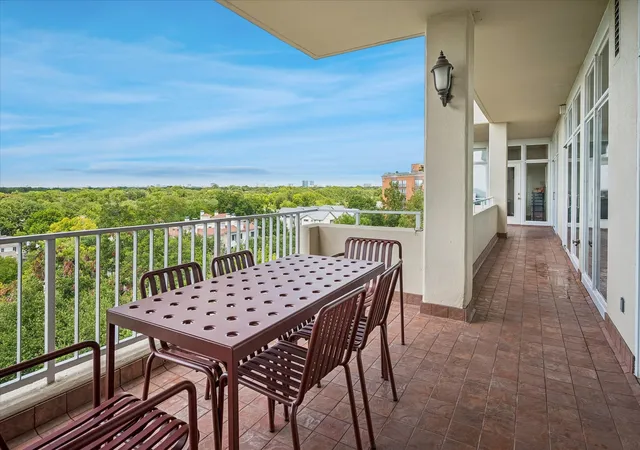 Listing Photo 1 - Condo for sale in building located at 4500 Roland Ave, Highland Park, TX 75219 - Unit #807