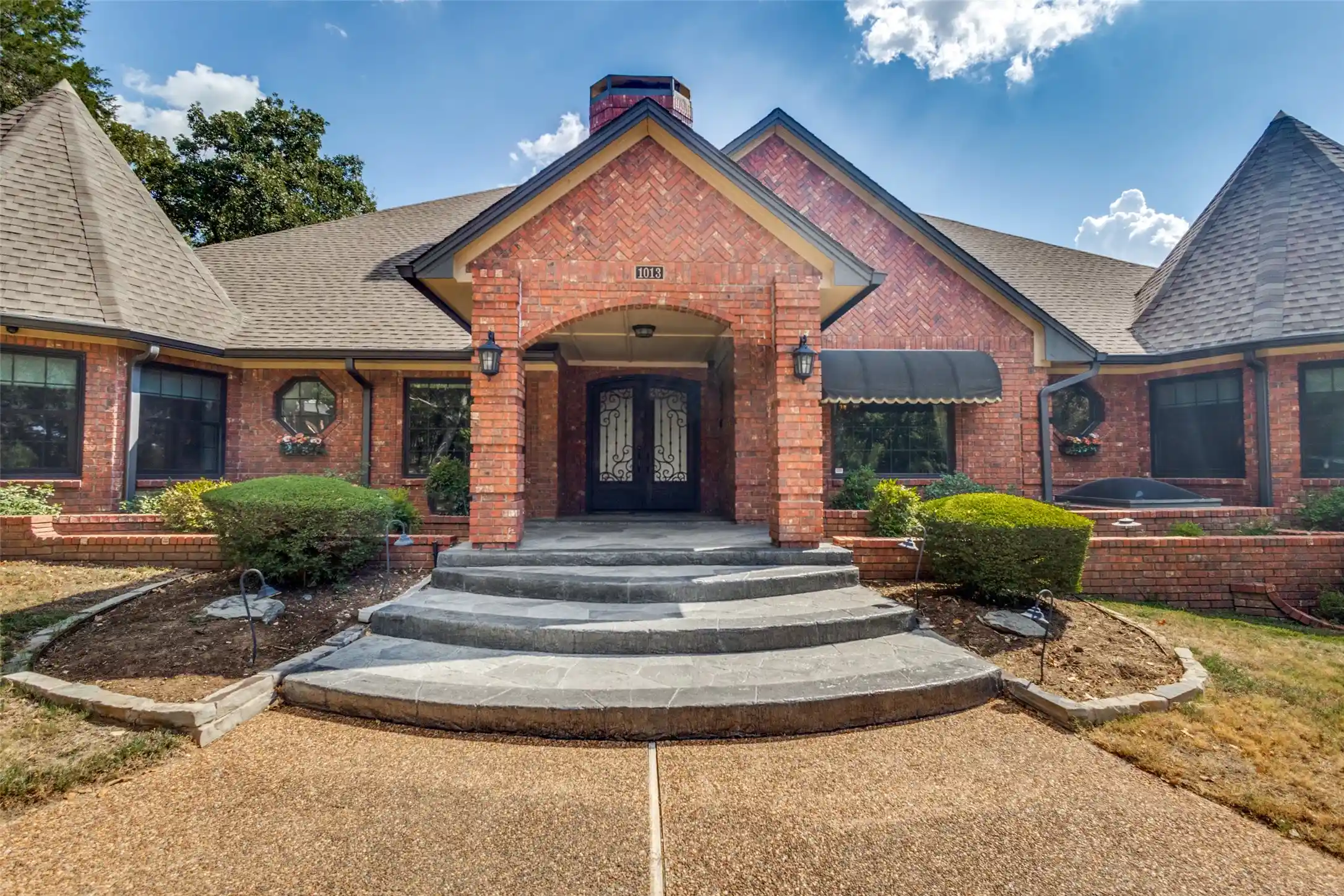 Photo 1 of Mansion for sale at 1013 Diamond Blvd, Southlake, TX 76092 | MLS# 21384036 | Listing updated on 2026-10-18