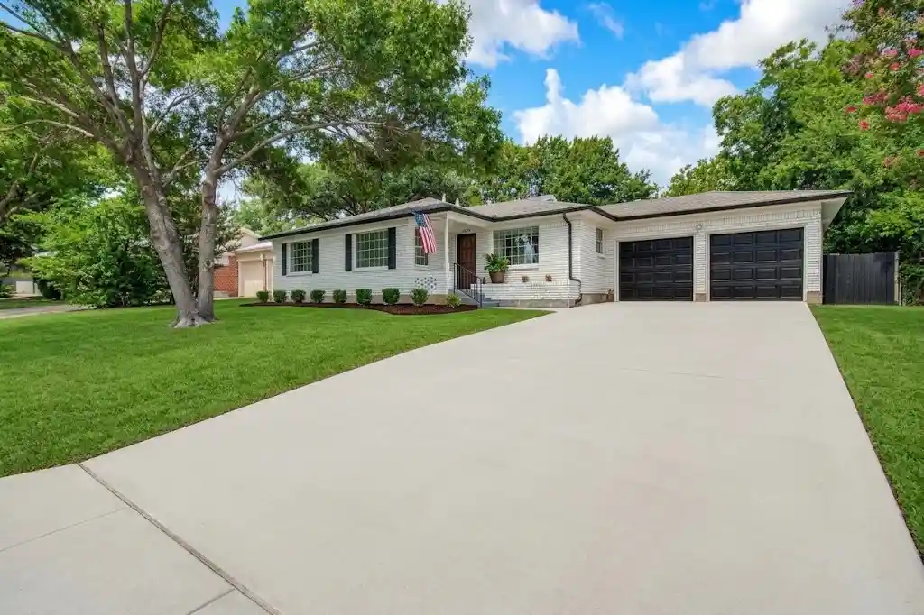 Photo 1 of Single family home for sale at 4840 Overton Ave, Fort Worth, TX 76133 | MLS# 21384154 | Listing updated on 2026-10-12