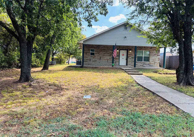 Photo 1 of Single family home for sale at 105 William St, Pottsboro, TX 75076 | MLS# 21384178 | Listing updated on 2026-10-03