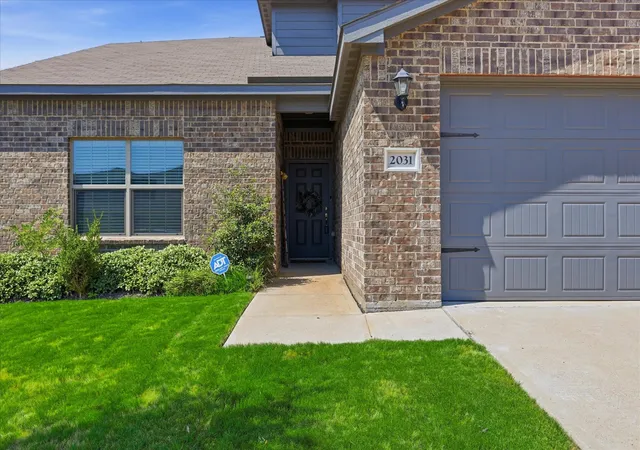 Photo 4 of Single family home for sale at 2031 Canterbury Dr, Seagoville, TX 75159 | MLS# 21383671 | Listing updated on 2026-10-09