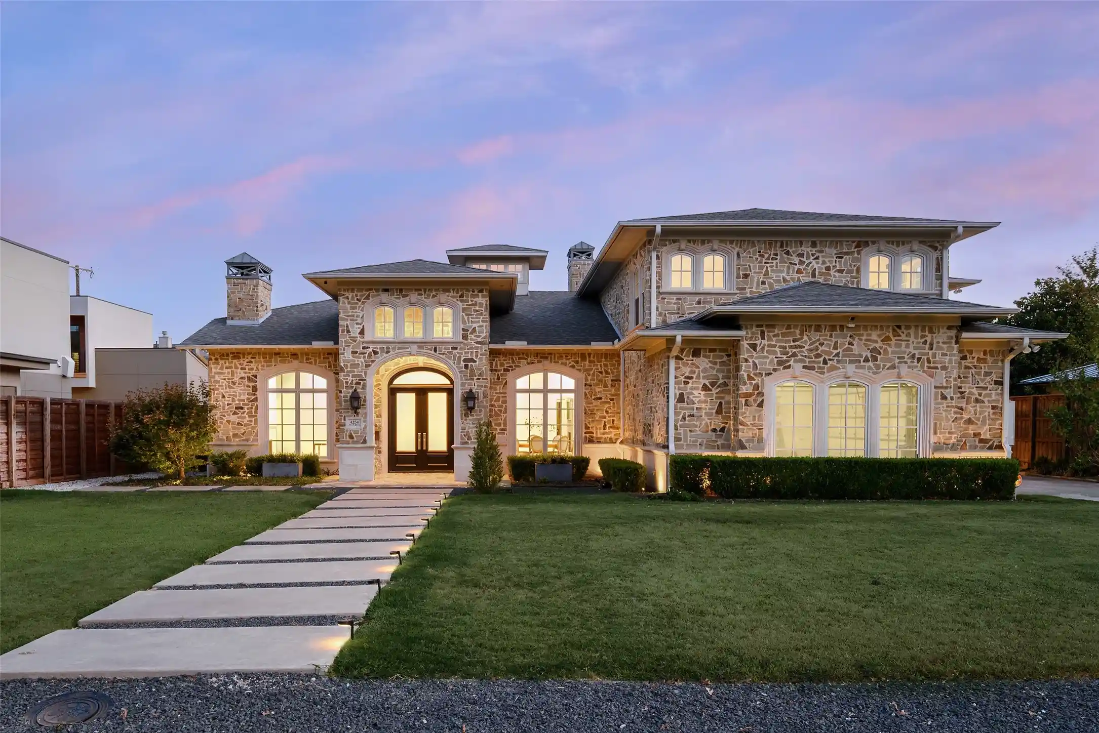 Photo 1 of Mansion for sale at 4254 Ridge Rd, Dallas, TX 75229 | MLS# 21366041 | Listing updated on 2026-10-18
