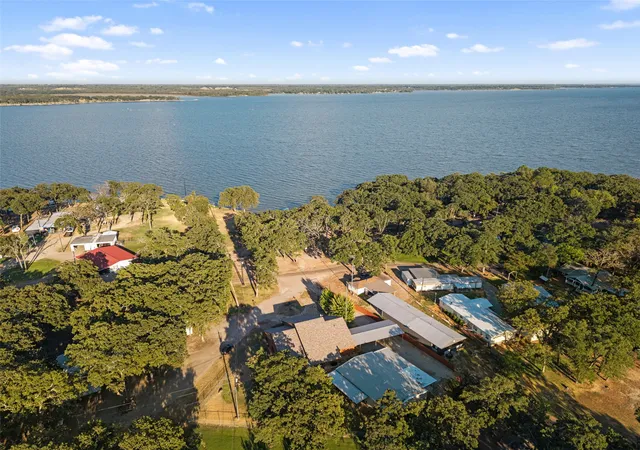 Photo 3 of Single family home for sale at 7272 County Rd 3516, Quinlan, TX 75474 | MLS# 21384182 | Listing updated on 2026-10-09