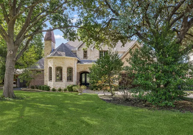 Photo 3 of Single family home for sale at 5814 Meaders Ln, Dallas, TX 75230 | MLS# 21384120 | Listing updated on 2026-09-29