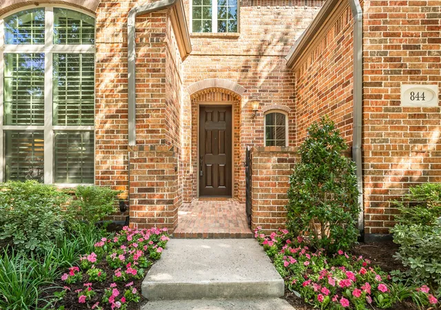 Photo 2 of Single family home for sale at 844 Veneto Dr, Allen, TX 75013 | MLS# 21382246 | Listing updated on 2026-10-06