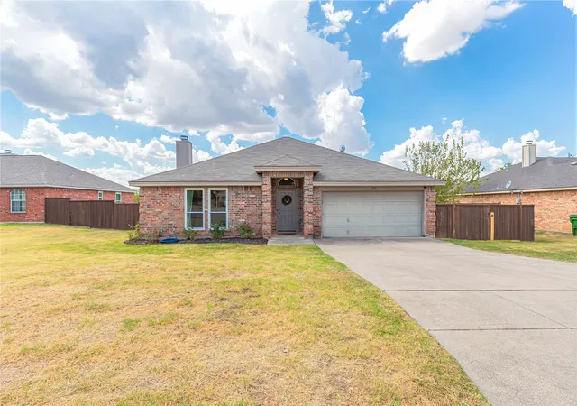 Photo 3 of Single family home for sale at 521 N Avenue E, Springtown, TX 76082 | MLS# 21384281 | Listing updated on 2026-10-08