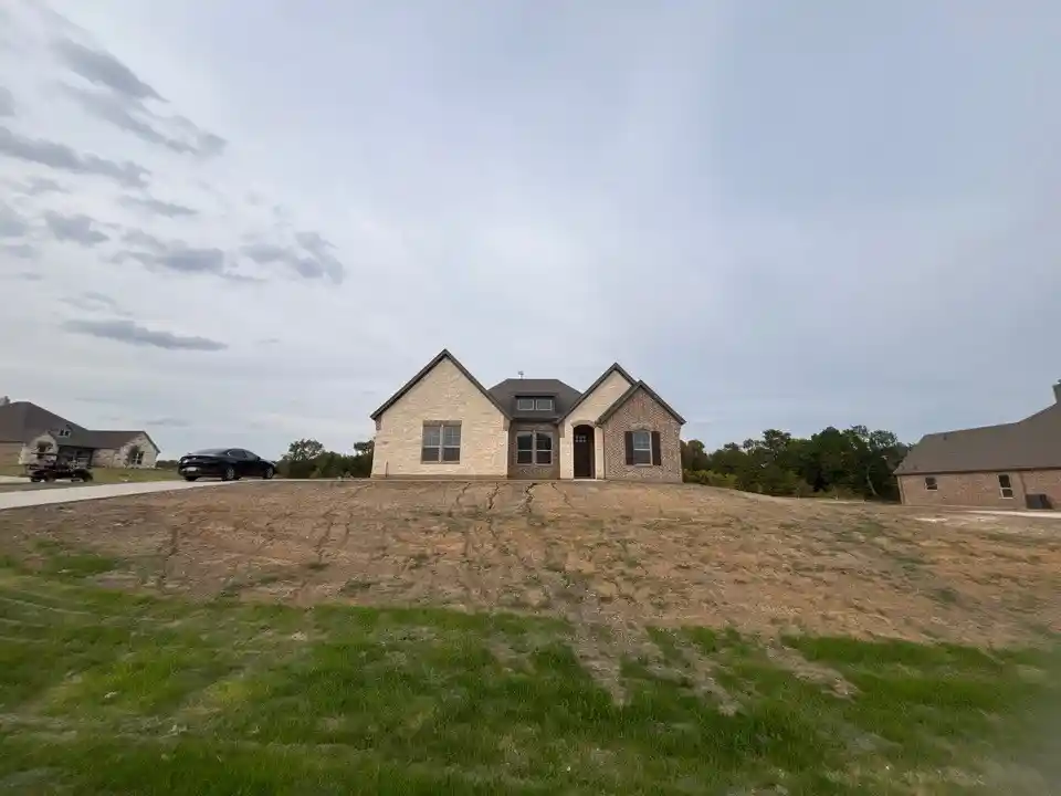 Photo 1 of Single family home for sale at 700 Deer Dale Ct, Van Alstyne, TX 75495 | MLS# 21382324 | Listing updated on 2026-10-27