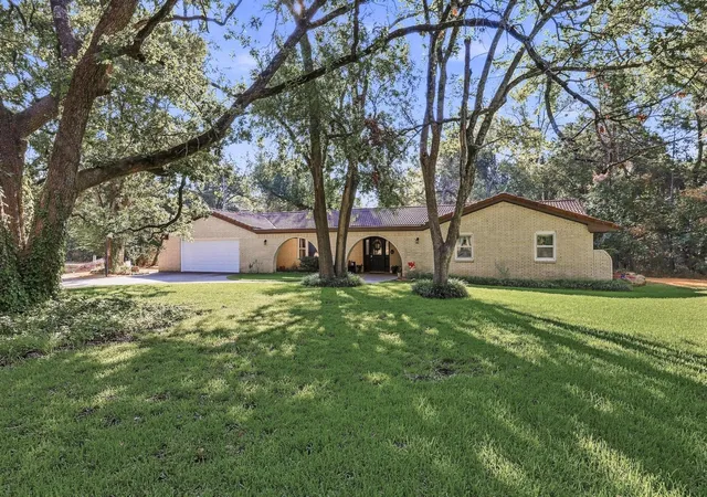 Photo 3 of Single family home for sale at 2126 County Rd 1450, Bonham, TX 75418 | MLS# 21381858 | Listing updated on 2026-10-07