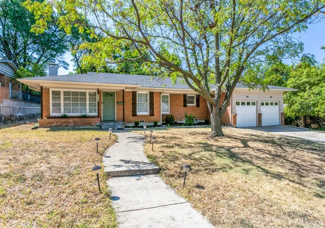 Photo 3 of Single family home for sale at 3401 Creston Ave, Fort Worth, TX 76133 | MLS# 21381132 | Listing updated on 2026-10-08