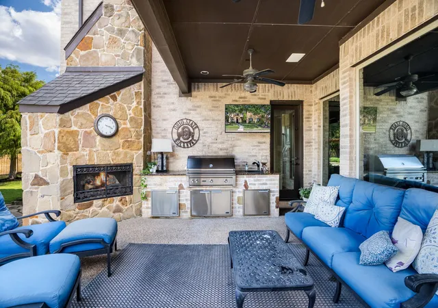 Photo 2 of Mansion for sale at 1690 Hilton Head Ln, Frisco, TX 75034 | MLS# 21383899 | Listing updated on 2026-09-29
