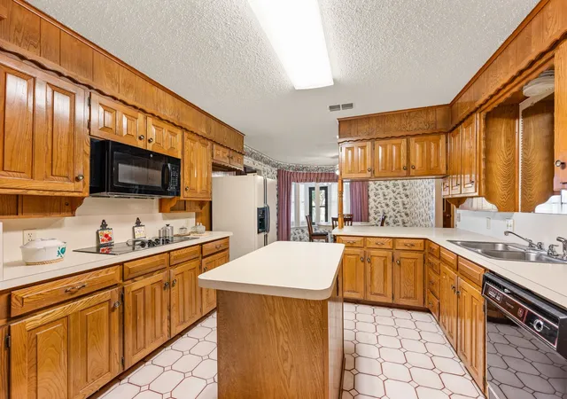 Photo 3 of Single family home for sale at 4813 Woodcreek Ct, North Richland Hills, TX 76180 | MLS# 21383111 | Listing updated on 2026-10-09