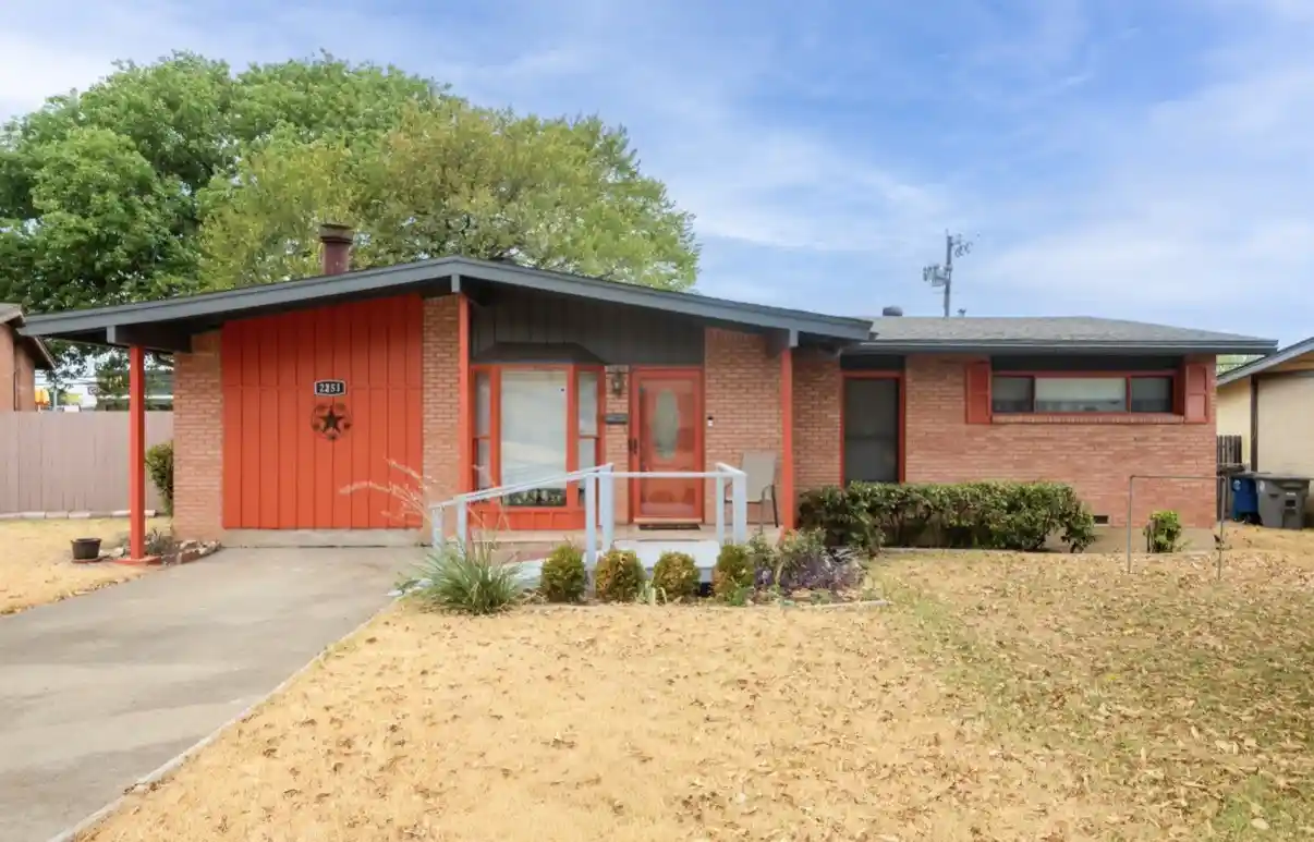 Photo 1 of Single family home for sale at 2251 Myrtlewood Dr, Dallas, TX 75232 | MLS# 21381394 | Listing updated on 2026-10-10