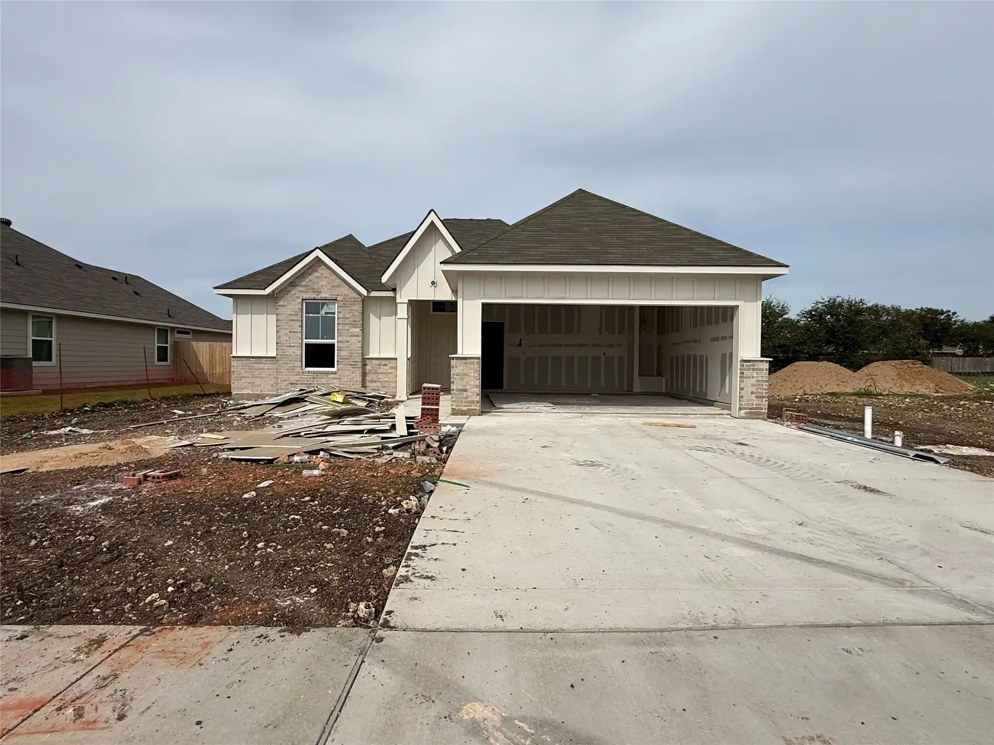 Single family home for sale at 107 Jenjira Way, McGregor, TX 76657 | MLS# 21360432