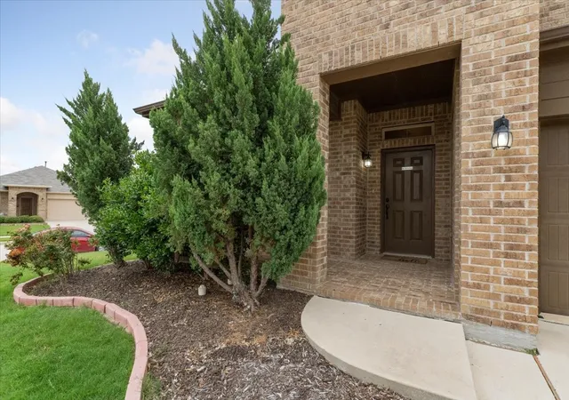 Photo 3 of Single family home for sale at 1713 Falling Star Dr, Haslet, TX 76052 | MLS# 21384876 | Listing updated on 2026-10-06