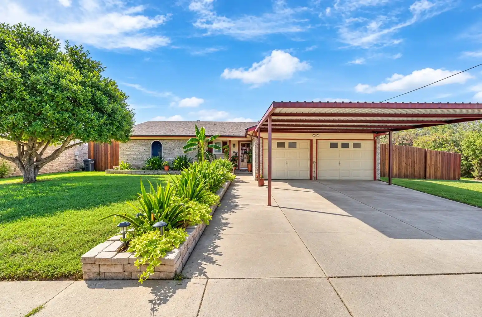 Single family home for sale at 7500 Castillo Rd, Fort Worth, TX 76112 | MLS# 21384905