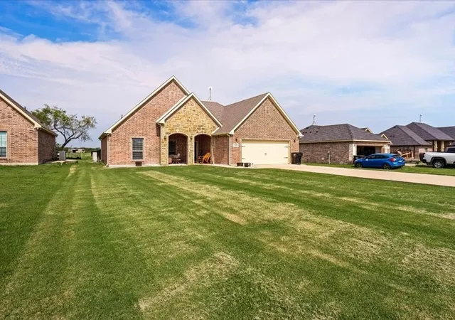 Photo 2 of Single family home for sale at 13216 County Rd 237, Terrell, TX 75160 | MLS# 21384446 | Listing updated on 2026-09-17