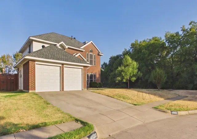 Photo 2 of Single family home for sale at 4503 Queenswood Dr, Grand Prairie, TX 75052 | MLS# 21378978 | Listing updated on 2026-10-09