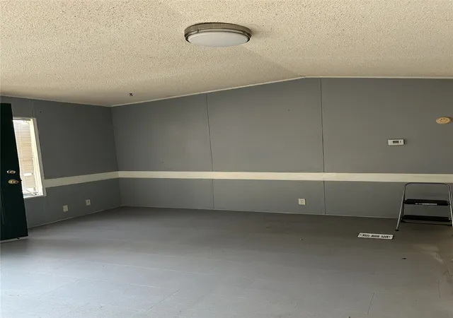 Photo 3 of Manufactured home for sale at 2751 Breezewood Ln, Lancaster, TX 75146 | MLS# 21385062 | Listing updated on 2026-10-08