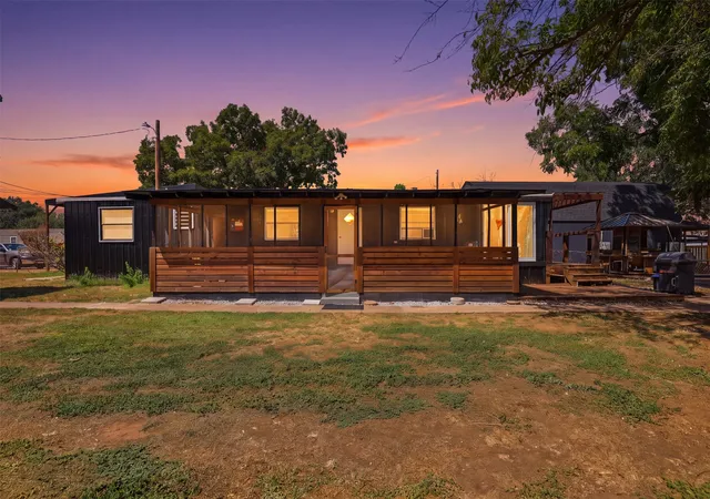 Photo 2 of Sale Pending at 3613 Pecan Grv Ct, Granbury, TX 76048 | MLS# 21385125 | Listing updated on 2026-09-23