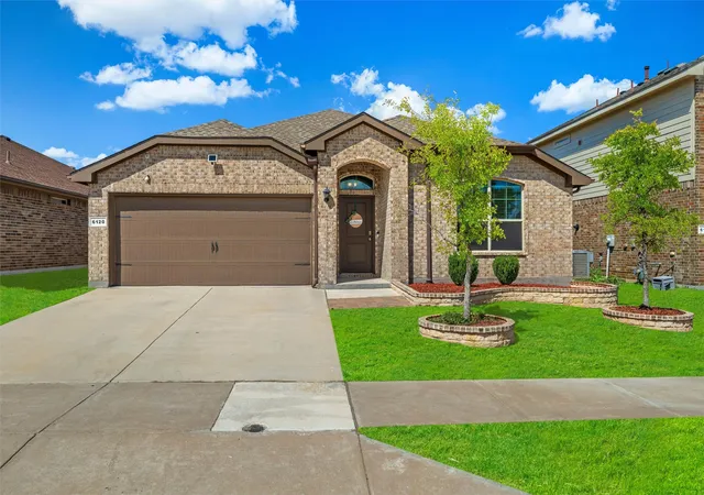 Photo 1 of Sale Pending at 6120 Blacksmith Ave, Fort Worth, TX 76179 | MLS# 21382533 | Listing updated on 2026-10-03