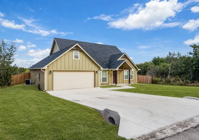 Photo 2 of Single family home for sale at 2412 Christine Dr, Granbury, TX 76048 | MLS# 21384815 | Listing updated on 2026-10-09