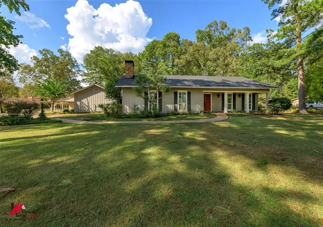 Photo 1 of Single family home for sale at 1014 Janice Dr, Springhill, LA 71075 | MLS# 21385192 | Listing updated on 2026-09-16