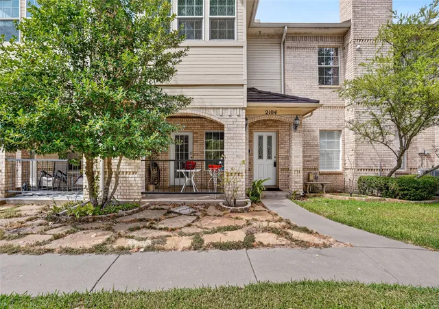 Photo 1 of Townhouse for sale at 2104 Lakeforest Dr, Weatherford, TX 76087 | MLS# 21385214 | Listing updated on 2026-10-02