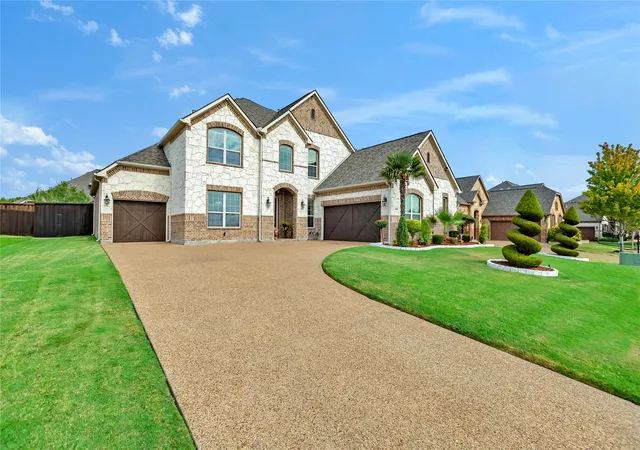 Photo 3 of Single family home for sale at 9810 Clubhouse Cir, Rowlett, TX 75089 | MLS# 21383480 | Listing updated on 2026-10-07