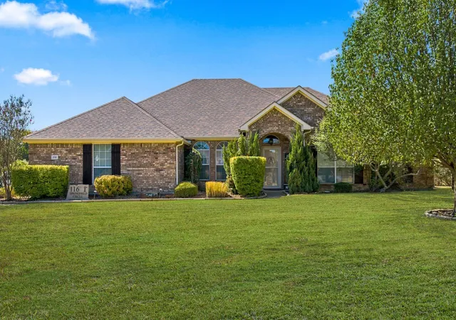 Photo 1 of Single family home for sale at 116 Springfield Cir, Waxahachie, TX 75165 | MLS# 21385319 | Listing updated on 2026-10-02