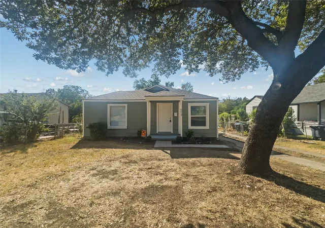 Photo 1 of Single family home for sale at 4212 Mccart Ave, Fort Worth, TX 76115 | MLS# 21385383 | Listing updated on 2026-09-21