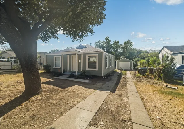 Photo 2 of Single family home for sale at 4212 Mccart Ave, Fort Worth, TX 76115 | MLS# 21385383 | Listing updated on 2026-09-21