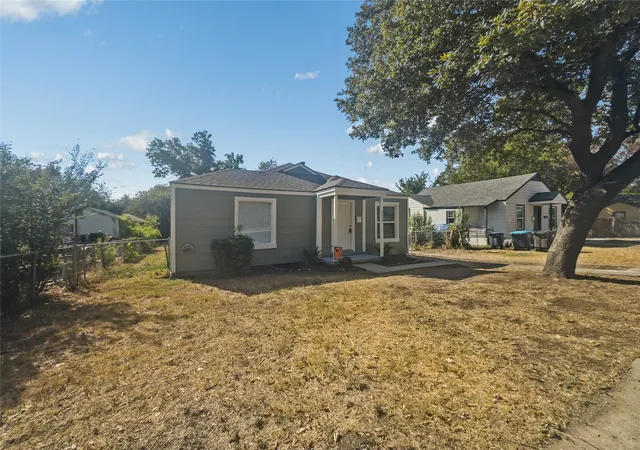 Photo 3 of Single family home for sale at 4212 Mccart Ave, Fort Worth, TX 76115 | MLS# 21385383 | Listing updated on 2026-09-21