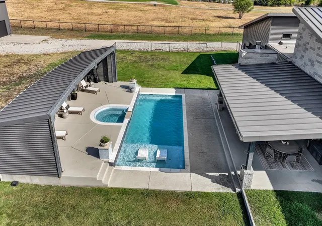 Photo 3 of Sale Pending at 141 Savage Ln, Aledo, TX 76008 | MLS# 21385044 | Listing updated on 2026-10-04