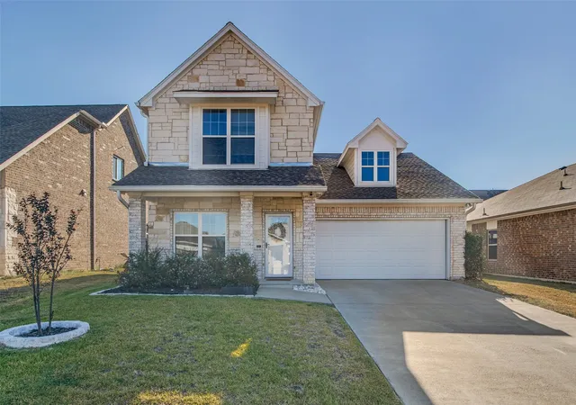 Photo 1 of Single family home for sale at 105 Mitchell Cir, Terrell, TX 75160 | MLS# 21385164 | Listing updated on 2026-10-04