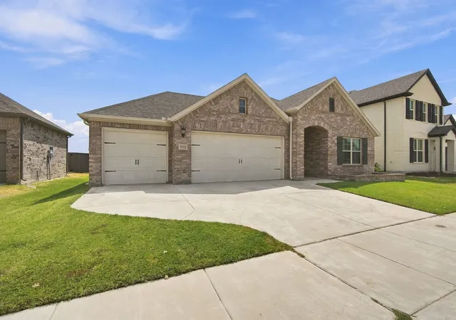 Photo 2 of Single family home for sale at 7122 Prairieside Trl, Venus, TX 76084 | MLS# 21380767 | Listing updated on 2026-09-20