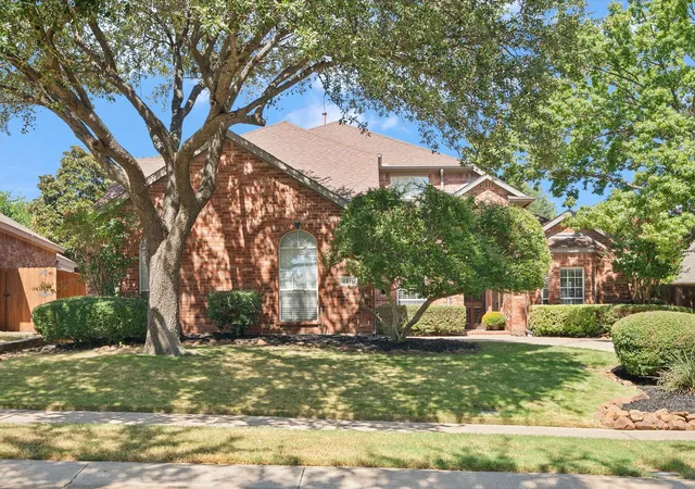 Photo 3 of Single family home for sale at 2710 Parkside Ln, Mc Kinney, TX 75072 | MLS# 21377082 | Listing updated on 2026-10-07