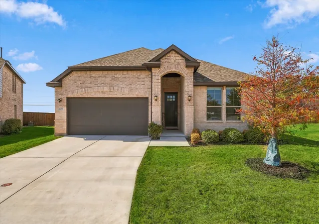 Photo 2 of Single family home for sale at 4100 Mistflower Way, Argyle, TX 76226 | MLS# 21385355 | Listing updated on 2026-10-07