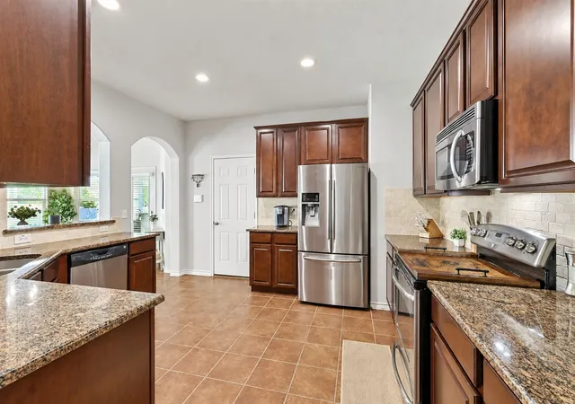 Photo 4 of Single family home for sale at 1624 Sea Pines Dr, Savannah, TX 76227 | MLS# 21384544 | Listing updated on 2026-09-18