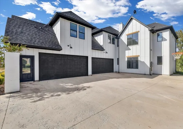 Photo 3 of Mansion for sale at 4577 Serenity Trl, Mc Kinney, TX 75071 | MLS# 21380053 | Listing updated on 2026-10-09