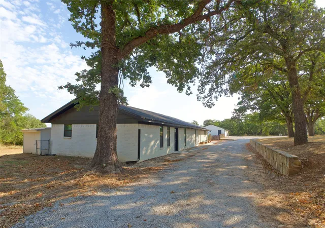 Photo 3 of Single family home for sale at 153 Wagner Rd, Saint Jo, TX 76265 | MLS# 21382967 | Listing updated on 2026-09-17