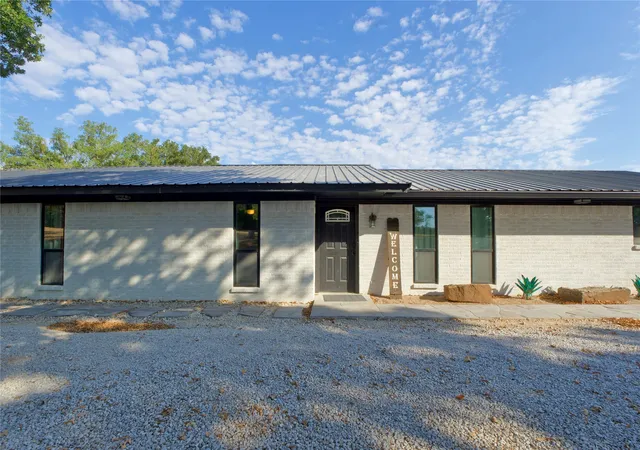 Photo 4 of Single family home for sale at 153 Wagner Rd, Saint Jo, TX 76265 | MLS# 21382967 | Listing updated on 2026-09-17