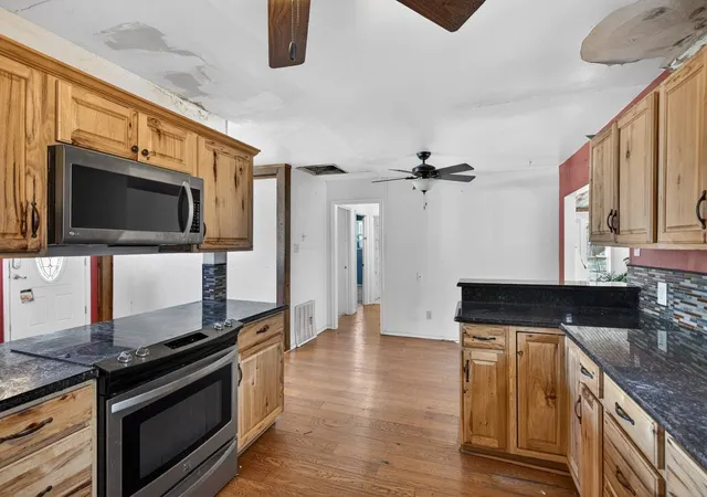 Photo 4 of Sale Pending at 20019 Patricia Dr, Kemp, TX 75143 | MLS# 21385679 | Listing updated on 2026-10-09