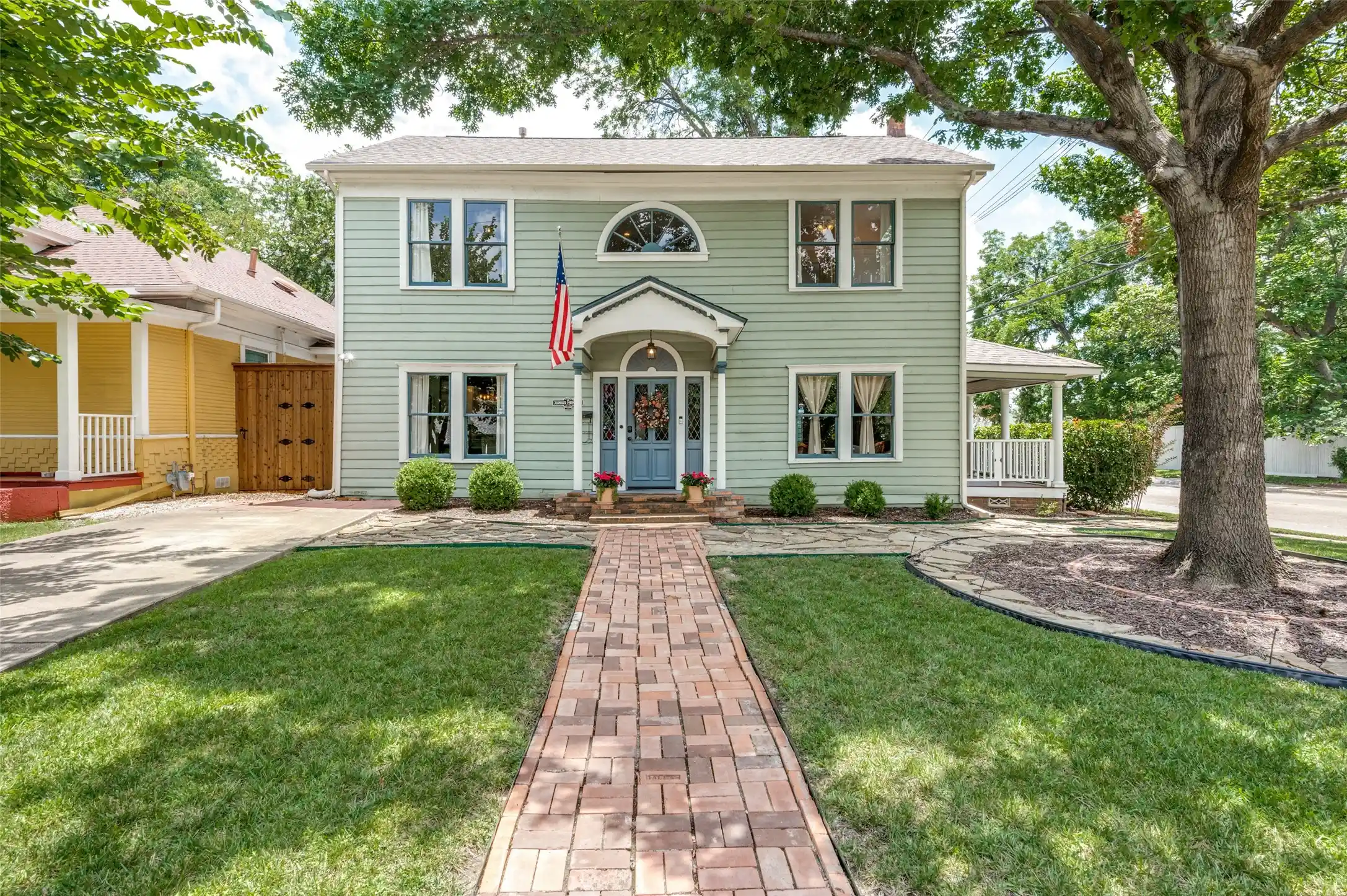 Photo 1 of Single family home for sale at 5602 Reiger Ave, Dallas, TX 75214 | MLS# 21385724 | Listing updated on 2026-10-11